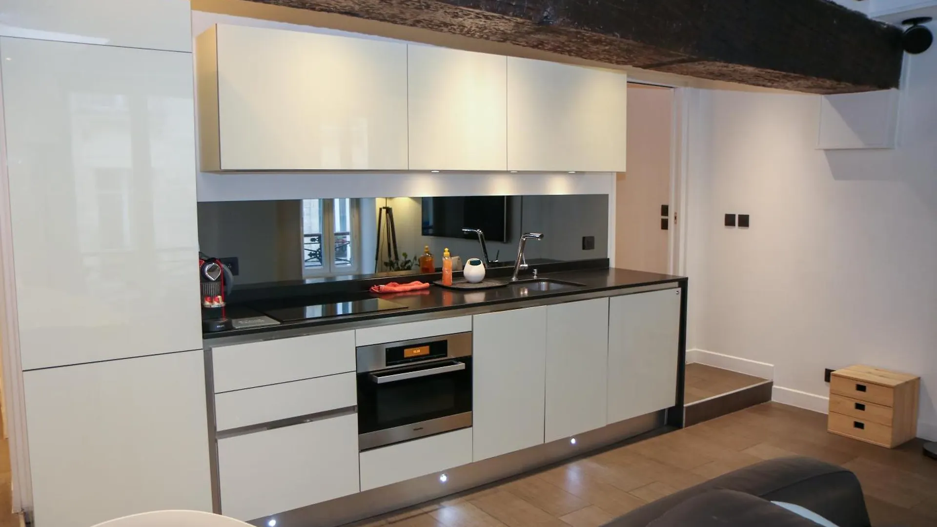 Appartement Design Au Coeur Du Marais Paris France