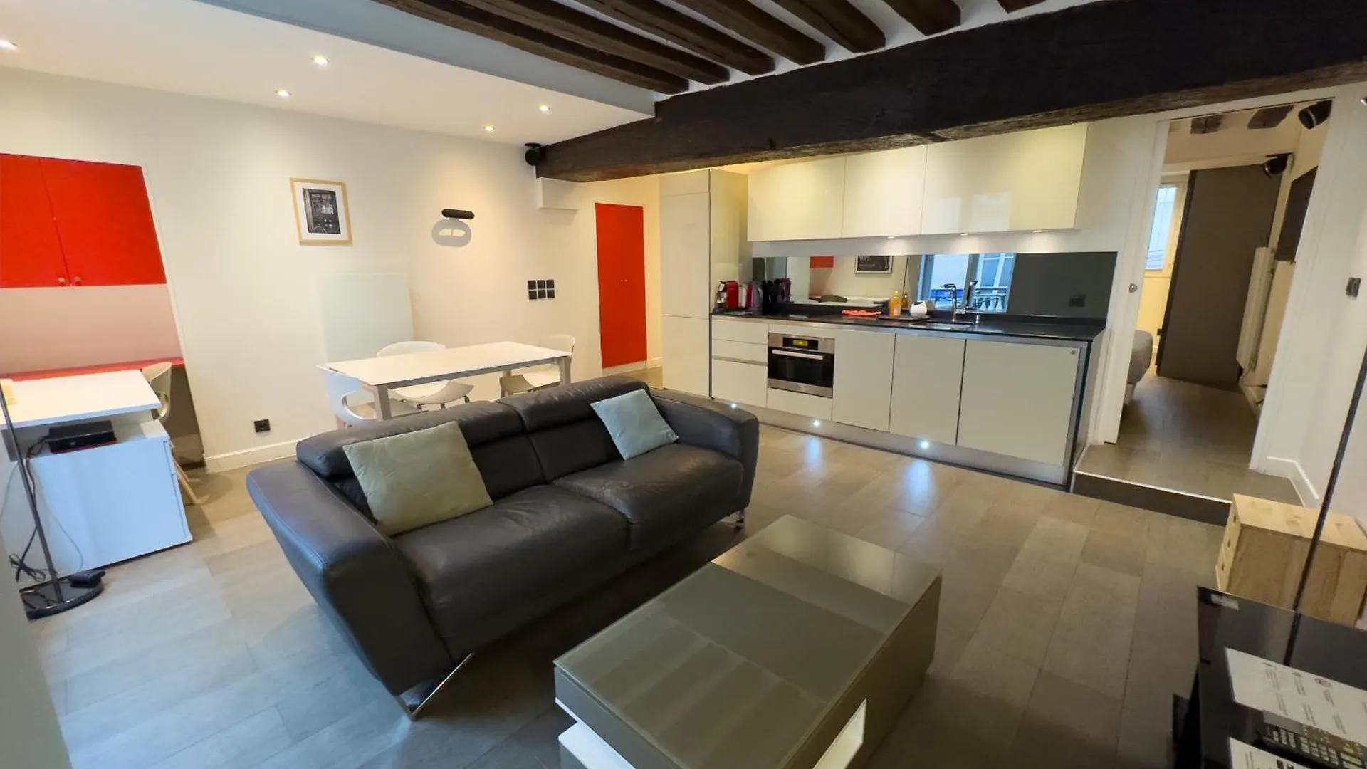 Appartement Design Au Coeur Du Marais contacts